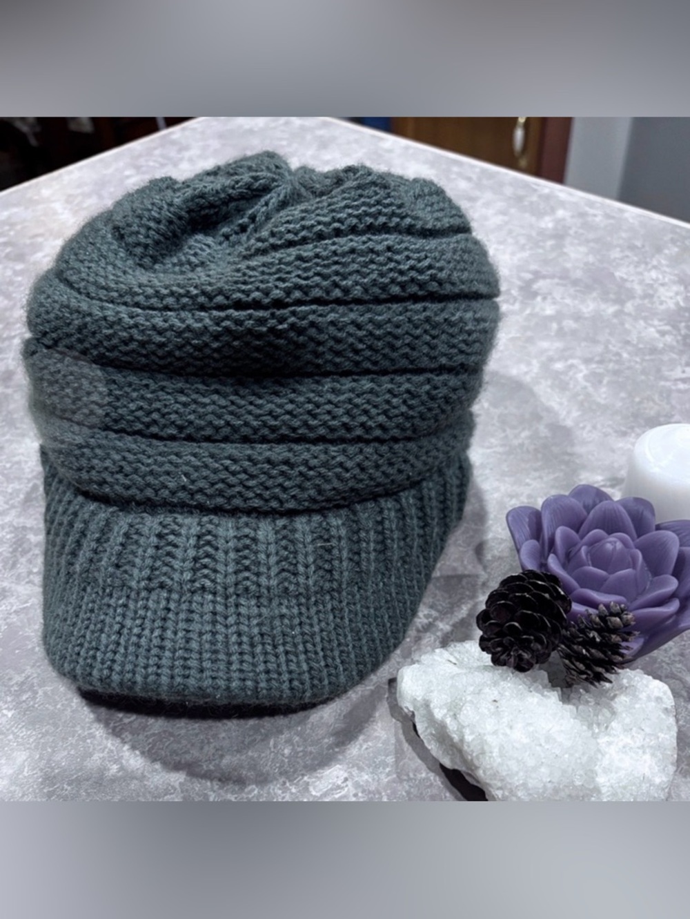 Knitted Newsboy Hat
Like New